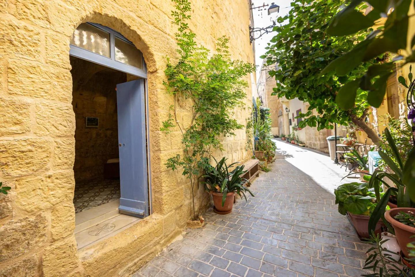 Historic Hideaways - 900 Year Old Converted Studios Victoria Exterior foto