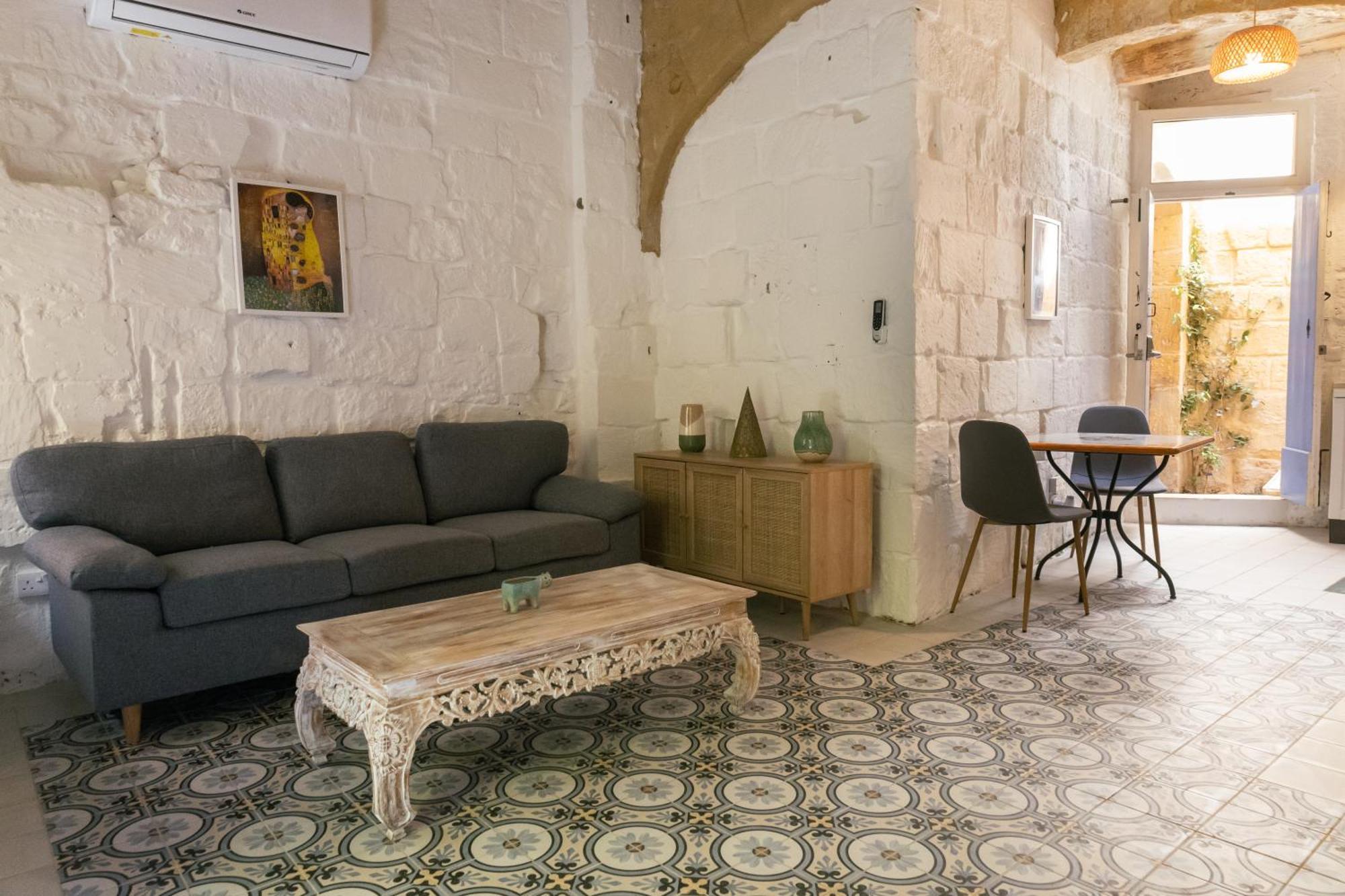 Historic Hideaways - 900 Year Old Converted Studios Victoria Exterior foto