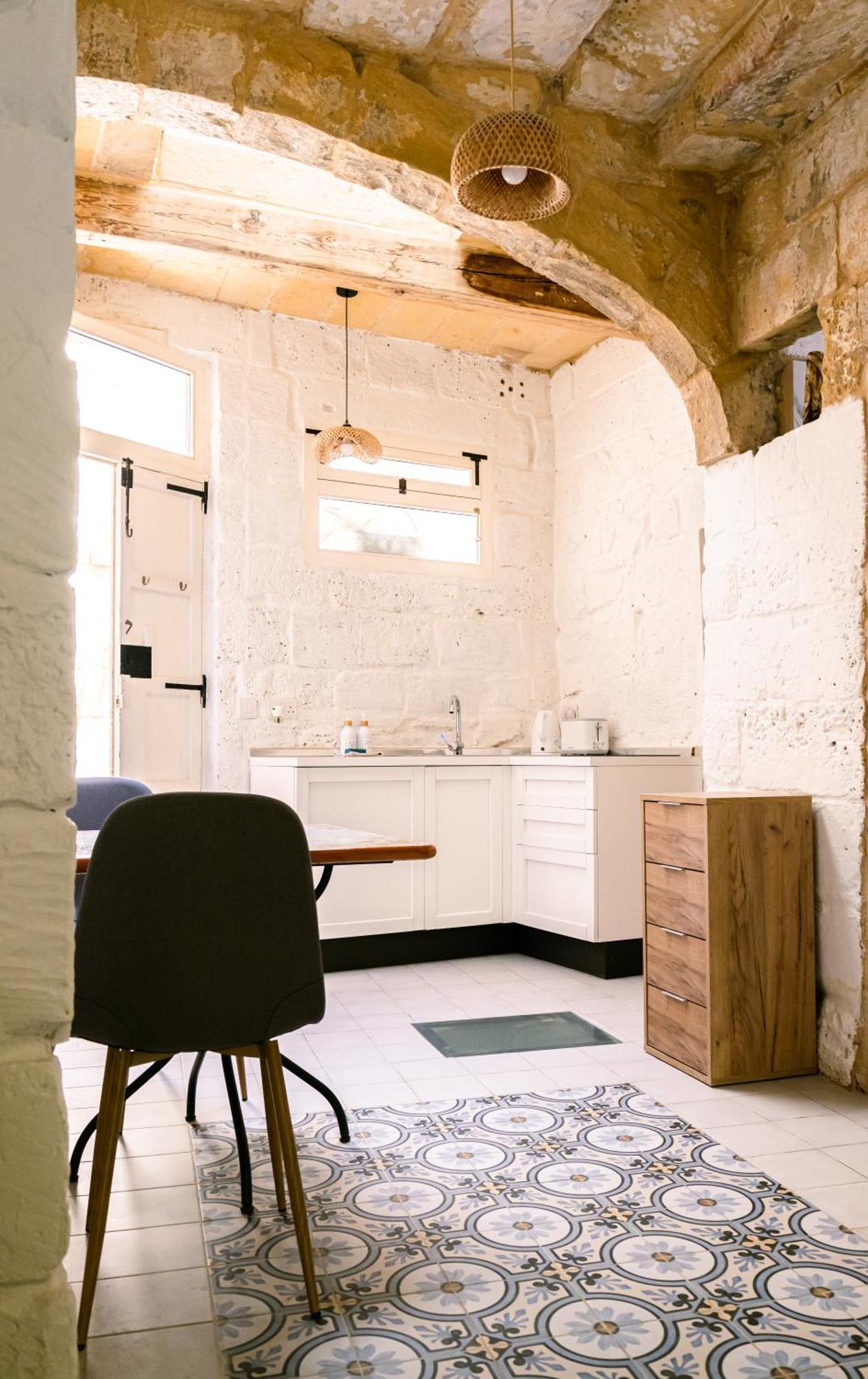 Historic Hideaways - 900 Year Old Converted Studios Victoria Exterior foto